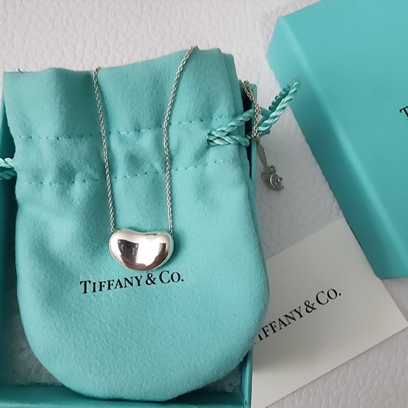 Tiffany & Co. Jewelry - Tiffany Elsa Peretti Bean design Pendant in Sterling Silver,  20cm